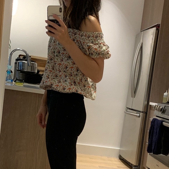 Off the shoulder top - Picture 3 of 3